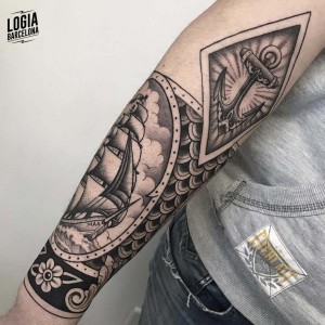 tatuaje_brazo_barco_logiabarcelona_laia_desole